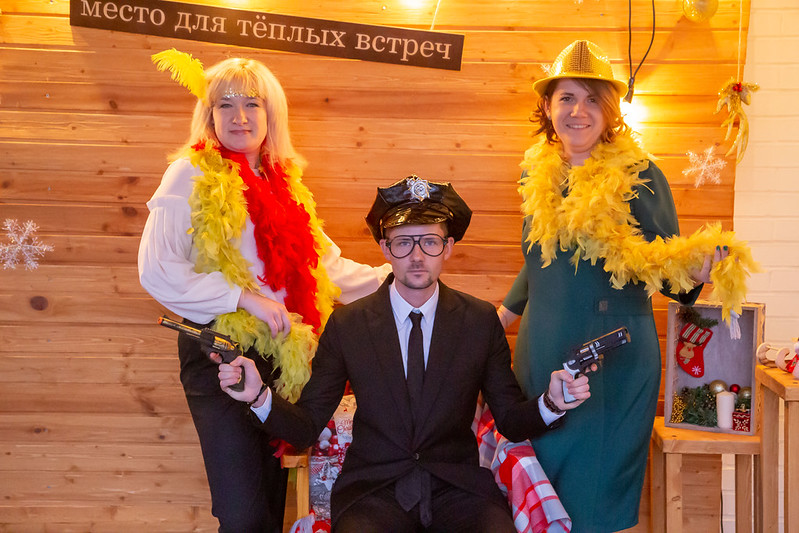 Новогоднее украшение зала для корпоратива в Кургане